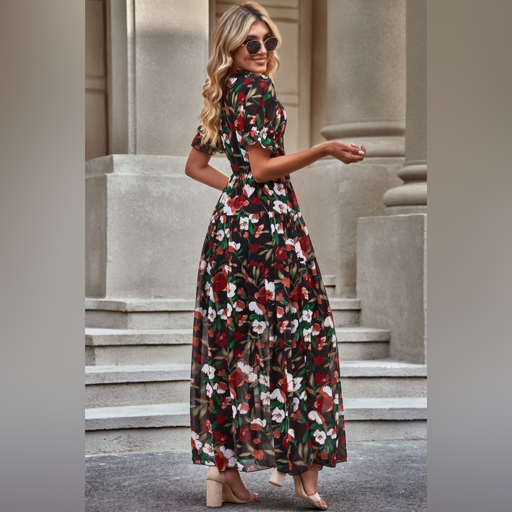 Floral Print Maxi Dress in black - Picture 3 of 10